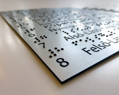 Braille információs tábla készítés