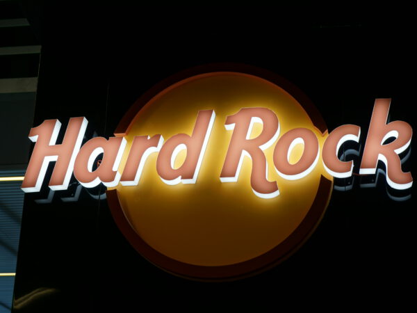 Hard rock indirekt világító felirat gyártás